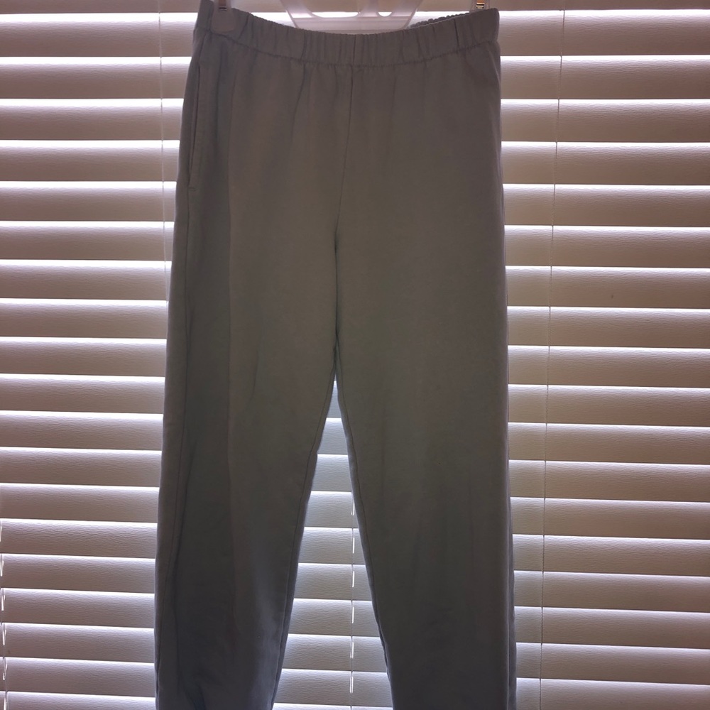 Brandy Melville Rosa Sweatpants